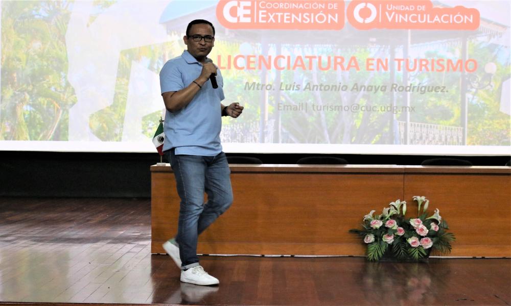 Genera interés CUCosta entre estudiantes de bachillerato de esta región