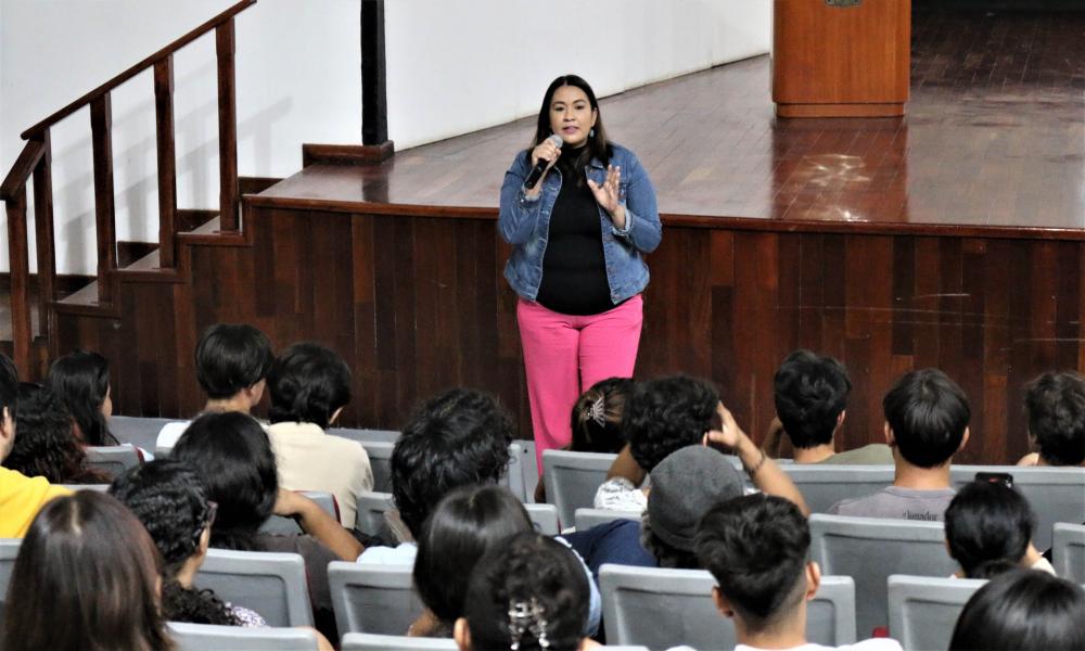 Genera interés CUCosta entre estudiantes de bachillerato de esta región