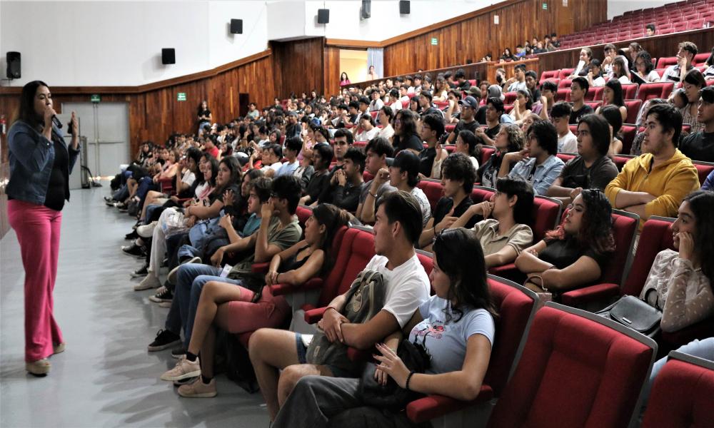 Genera interés CUCosta entre estudiantes de bachillerato de esta región