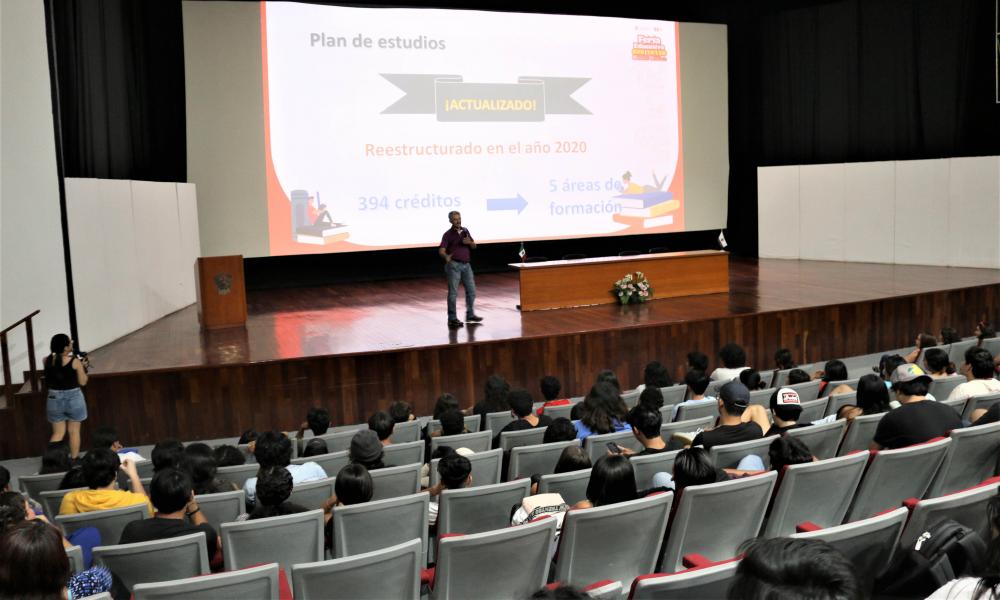 Genera interés CUCosta entre estudiantes de bachillerato de esta región