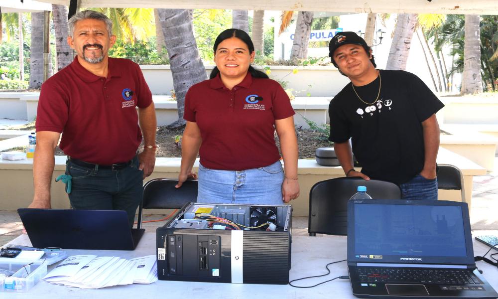 Más de 500 estudiantes de preparatorias asistieron a la Feria Educativa del CUCosta