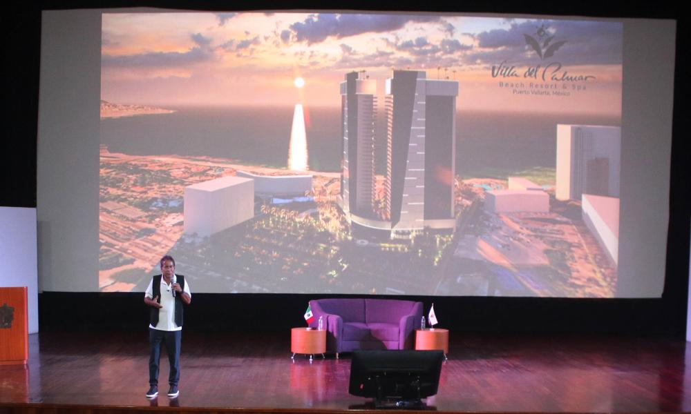 Comparte Fernando González Corona su experiencia empresarial ante estudiantes