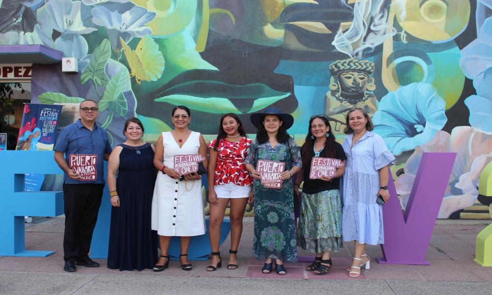 Recibe Arcelia Ramírez la “Iguana de Oro” y se lo dedica a los creadores en su trayectoria