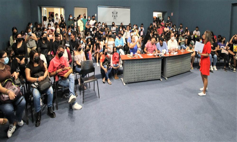 Estudiantes de Maestría ganan con el Proyecto de Negocio Car App en CUCosta