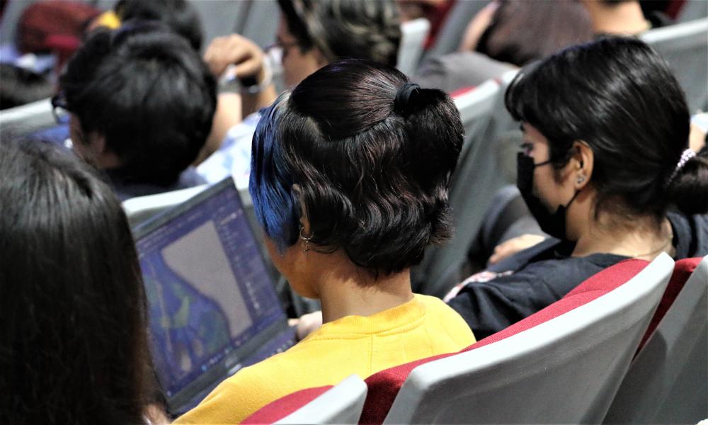 Comparten artistas experiencias en autogestión de proyecto culturales con la comunidad universitaria