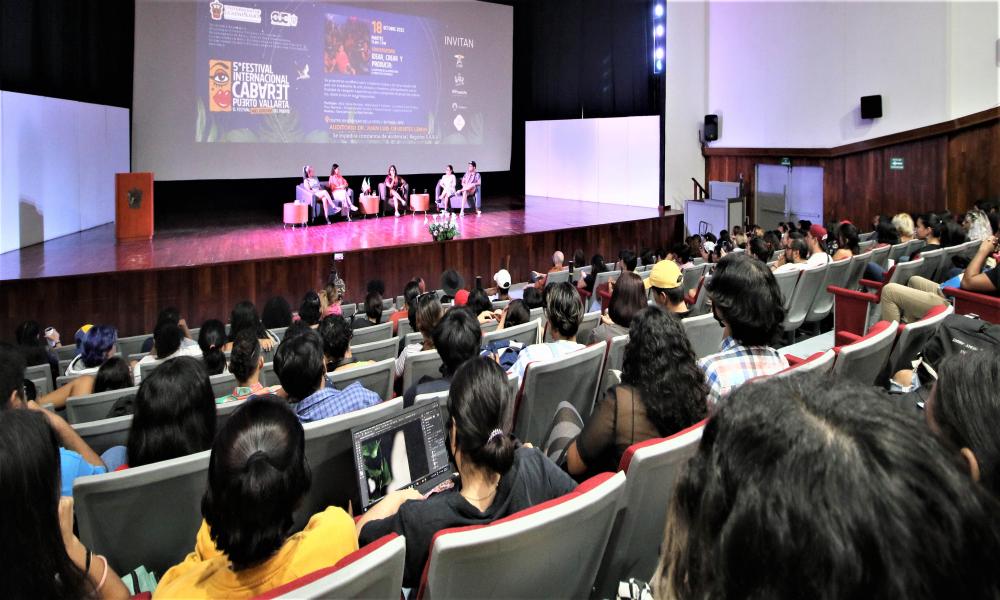 Comparten artistas experiencias en autogestión de proyecto culturales con la comunidad universitaria