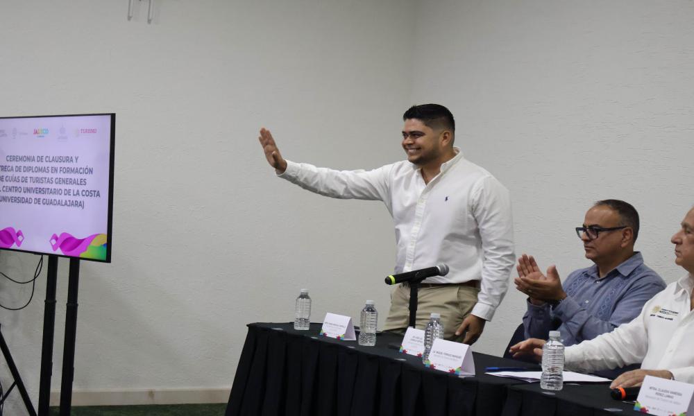 Entrega Secretario de Turismo diplomas a 24 guías de turistas que concluyeron diplomado en CUCosta