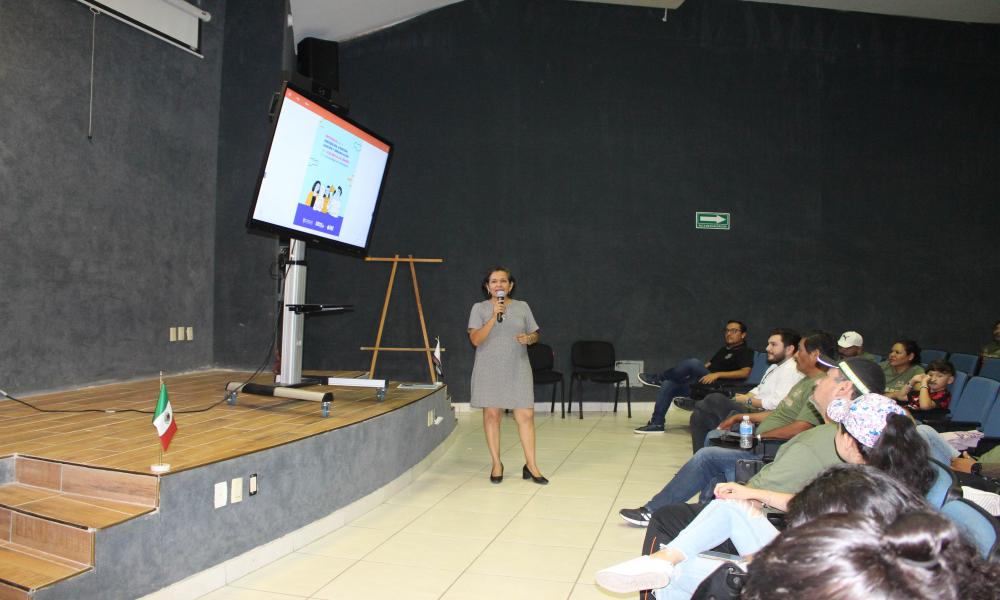 Conocen profesores y profesoras de la Prepa de Tlajomulco filosofía de Cultura de Paz en CUCosta