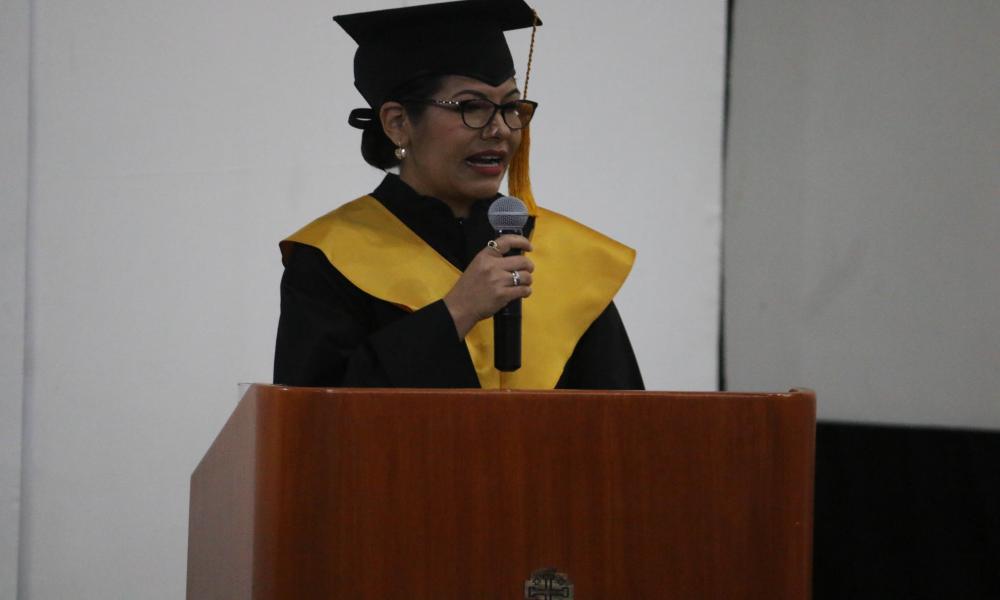 Se realiza en CUCosta triple graduación con grandes satisfacciones