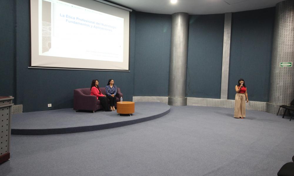 Celebran el “Día del Nutriólogo y la Nutrióloga” con conferencias en CUCosta