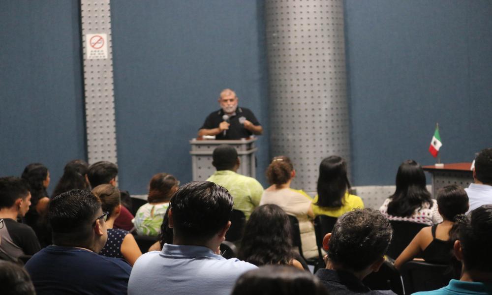 El Dr. Jorge Téllez López dio a la bienvenida a los estudiantes de Posgrados en el 2023-B