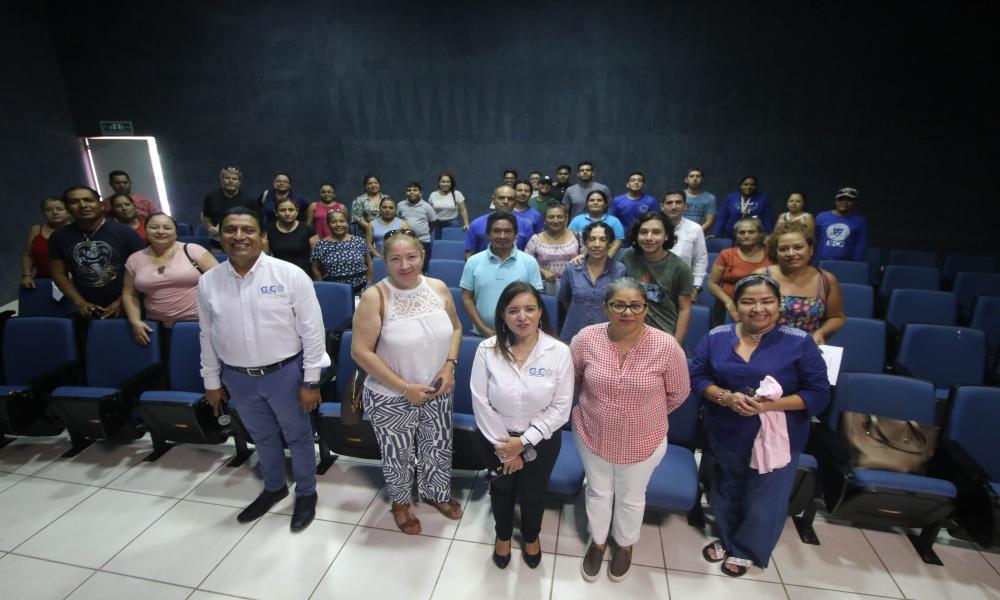 Se reúnen padres de familia y directivos de la carrera en Ingeniería en Telemática