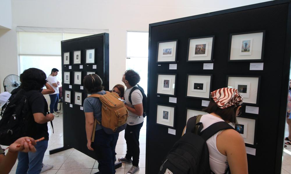 Se presenta en CUCosta la exposición “Perlas de la Corona”