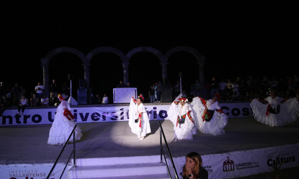 Espectacular cierre del 12° Festival de Danza CUCosta