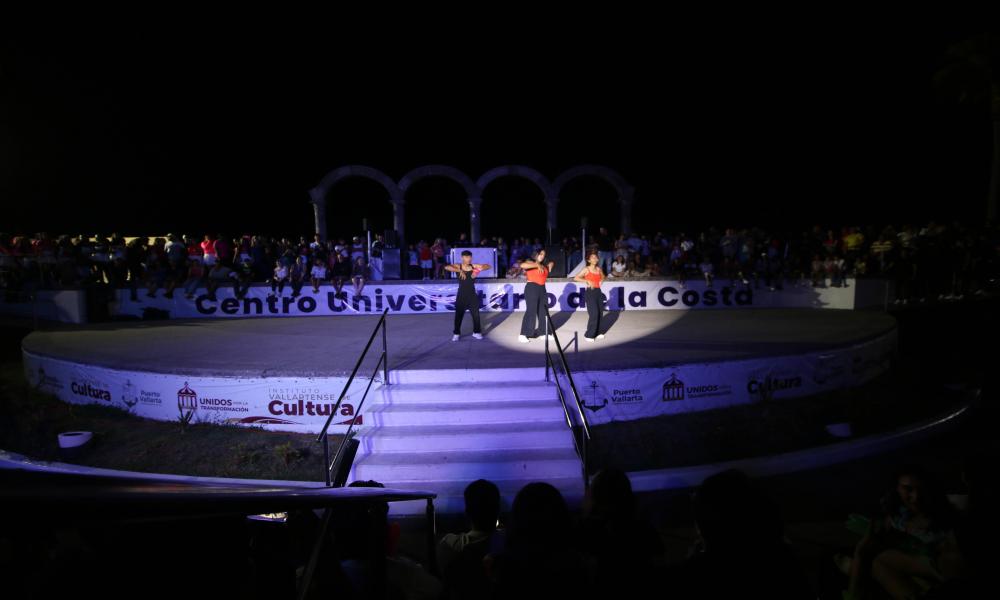 Espectacular cierre del 12° Festival de Danza CUCosta