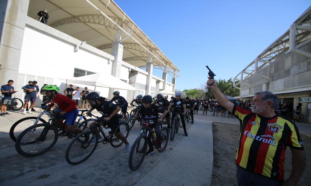 Rugen 130 universitarios en el Primer Duatlón realizado en CUCosta