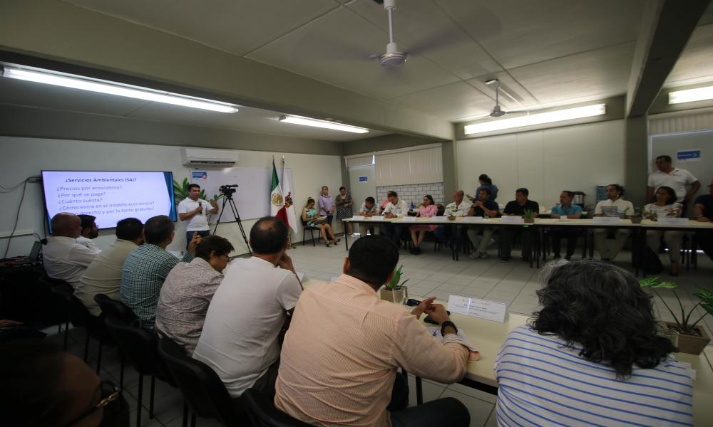 Realizan en CUCosta reunión de la mesa ambiental de Semarnat
