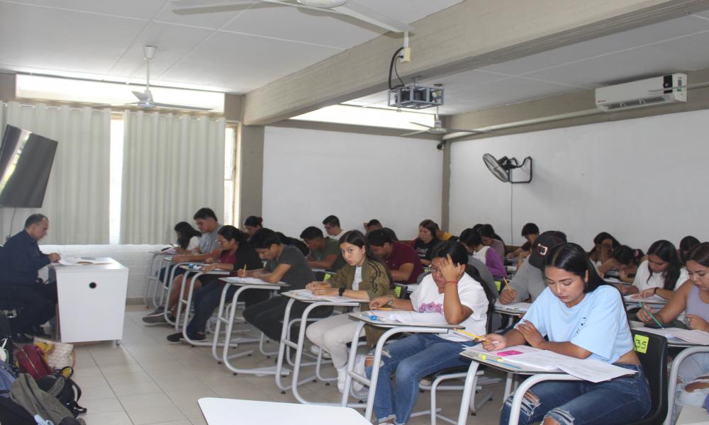 Presentaron 585 sustentantes examen EGEL para titularse