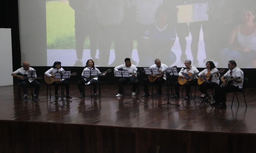 Con eventos artísticos y culturales clausuraron cursos del SUAM