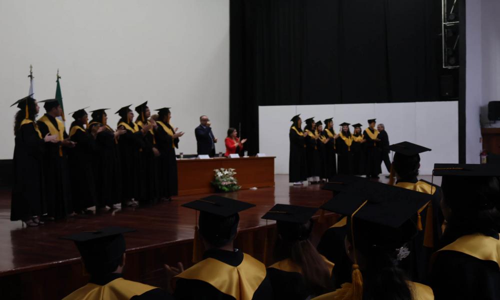 Egresaron 49 estudiantes de la XLI Generación de la Lic. en Arquitectura “Dr. Jorge Ignacio Chavoya Gama”