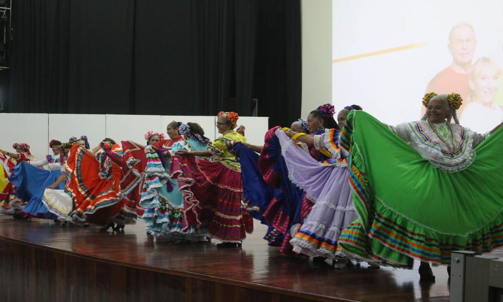 Con eventos artísticos y culturales clausuraron cursos del SUAM