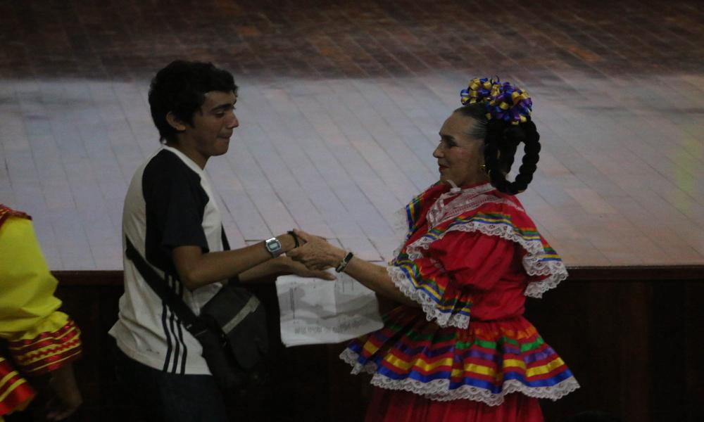 Con eventos artísticos y culturales clausuraron cursos del SUAM