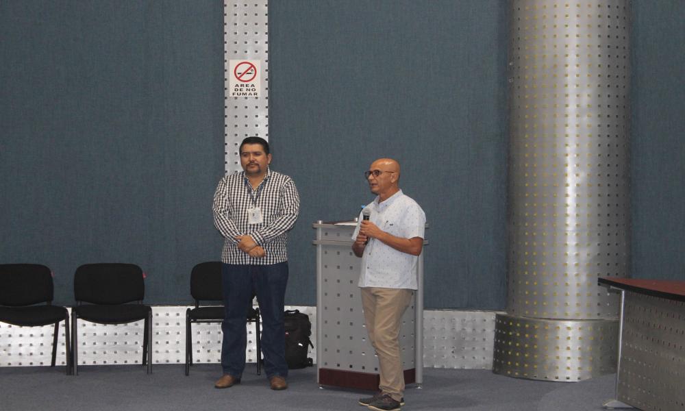 Capacitan a estudiantes del CUCosta en primeros auxilios psicológicos