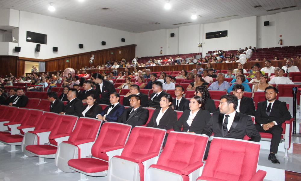 Se van satisfechos los egresados de la XXXVII Generación de la Lic. en Ingeniería Civil “Dra. Ma. Teresa Núñez Gutiérrez”