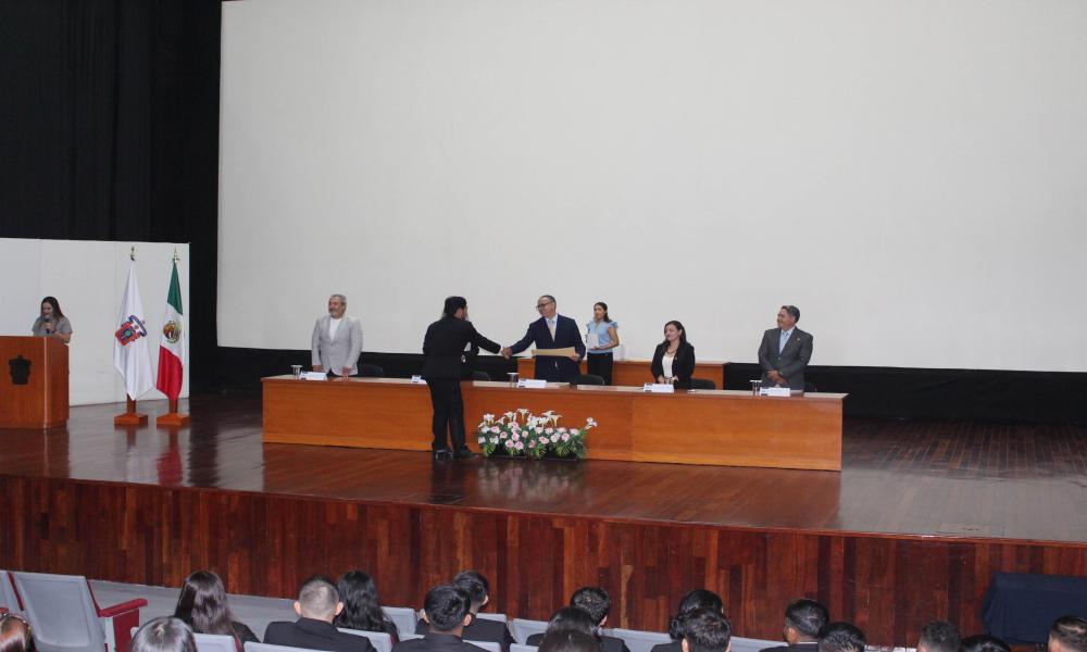 Se van satisfechos los egresados de la XXXVII Generación de la Lic. en Ingeniería Civil “Dra. Ma. Teresa Núñez Gutiérrez”