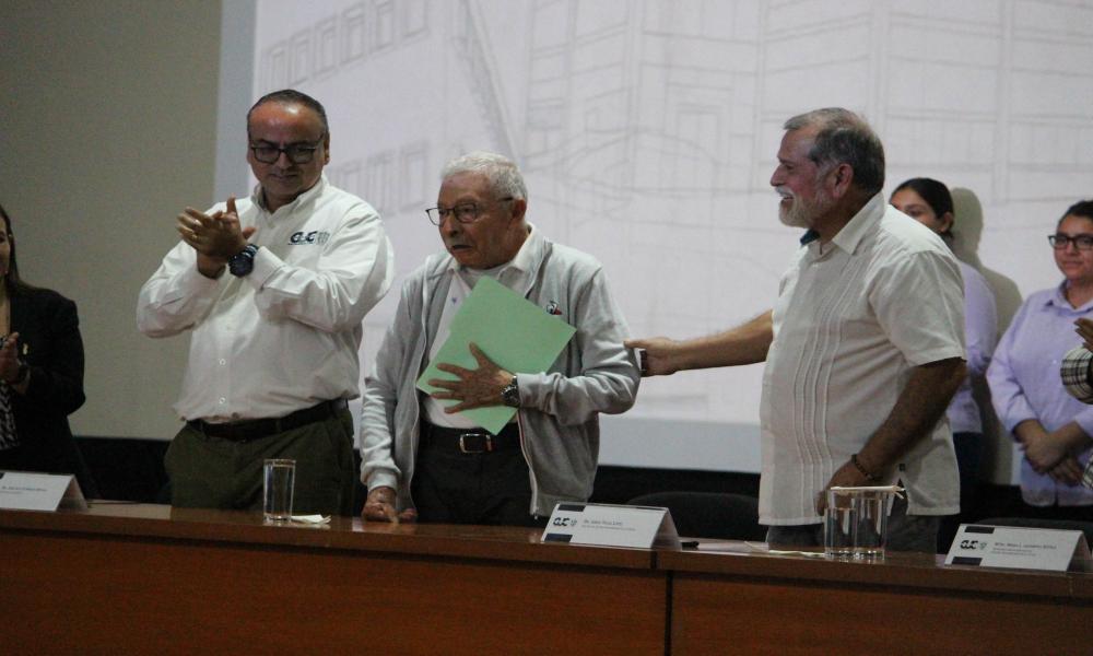 Reconocen la entrega y dedicación de la comunidad universitaria del CUCosta