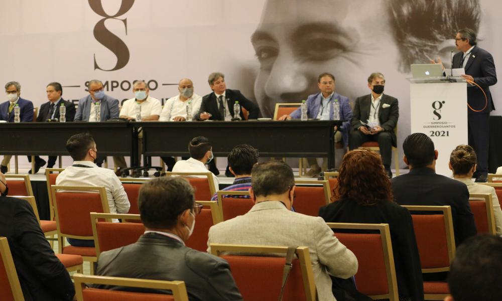 Reconoce el Dr. Jorge Téllez la labor social y humanística de especialistas en Rinoplastia