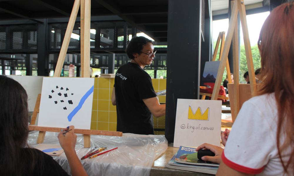 Exitosa jornada en “Sinergia” con obras artísticas del talento universitario y artistas invitados