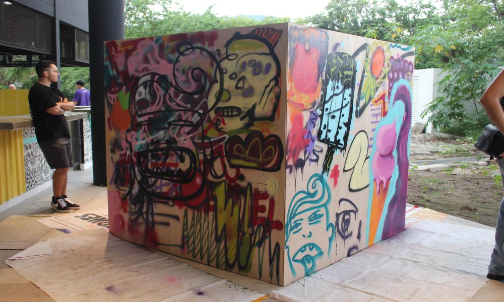 Exitosa jornada en “Sinergia” con obras artísticas del talento universitario y artistas invitados