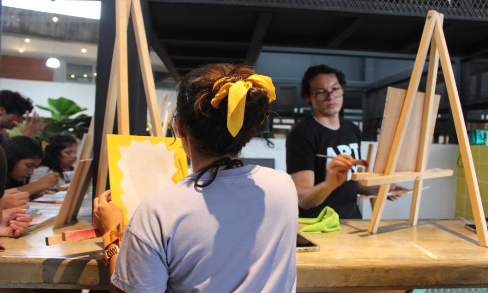 Exitosa jornada en “Sinergia” con obras artísticas del talento universitario y artistas invitados