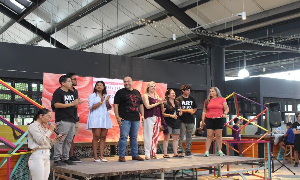 Exitosa jornada en “Sinergia” con obras artísticas del talento universitario y artistas invitados