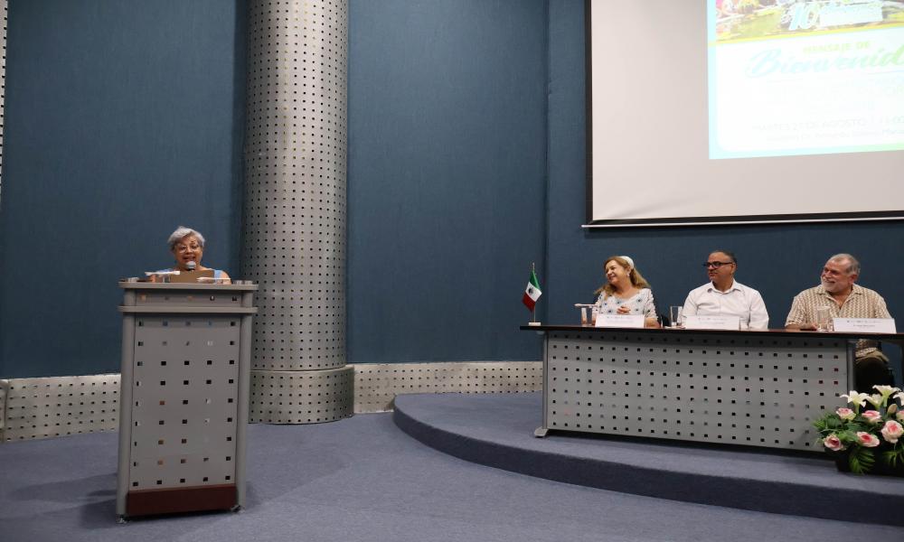 Regresan a CUCosta participantes del Sistema Universitario del Adulto Mayor