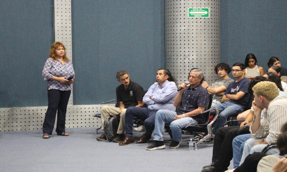 Realizan interesante encuentro de estudiantes de CUAAD en CUCosta