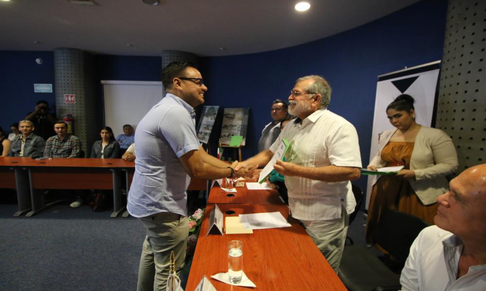 Entregan reconocimientos por la elaboración del Proyecto Conceptual y Urbano para renovar el centro de Las Juntas