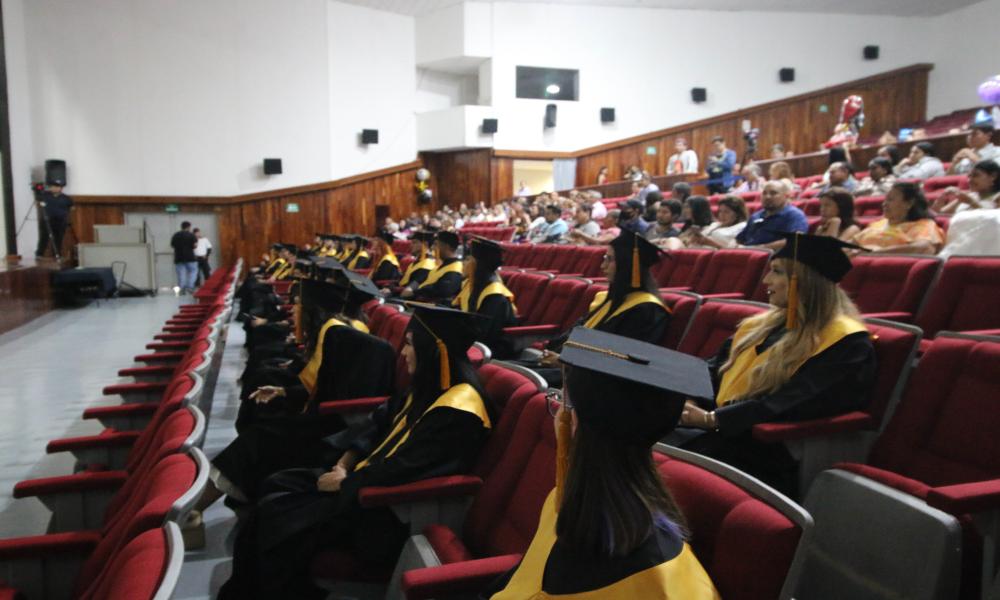 Se gradúa la Novena Generación de Nutriólogos egresados del CUCosta