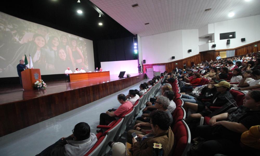 Autoridades universitarias dan la bienvenida a estudiantes de nuevo ingreso al calendario 2024-A