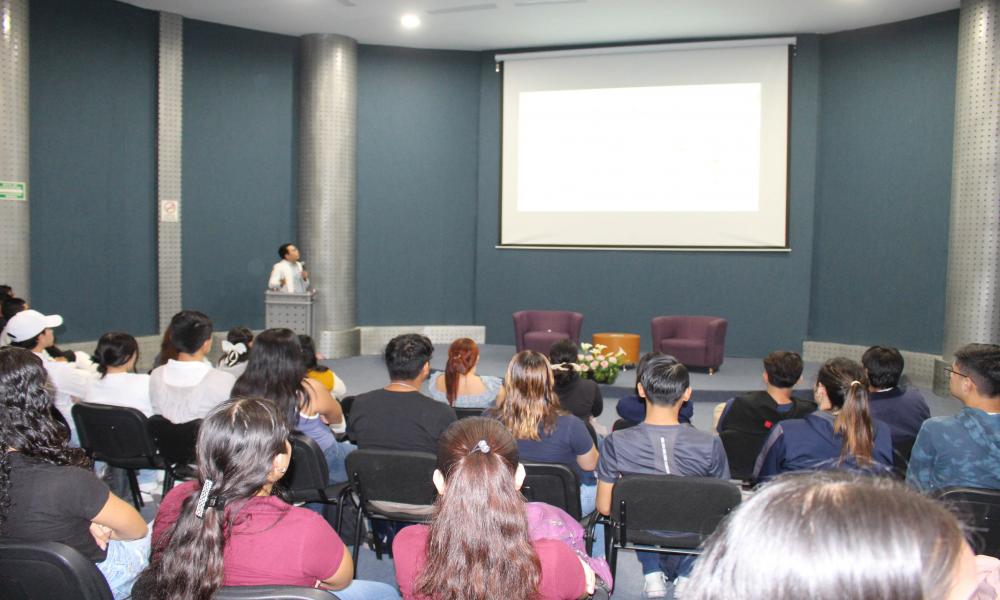 Las y los nutriólogos tienen un extenso campo profesional