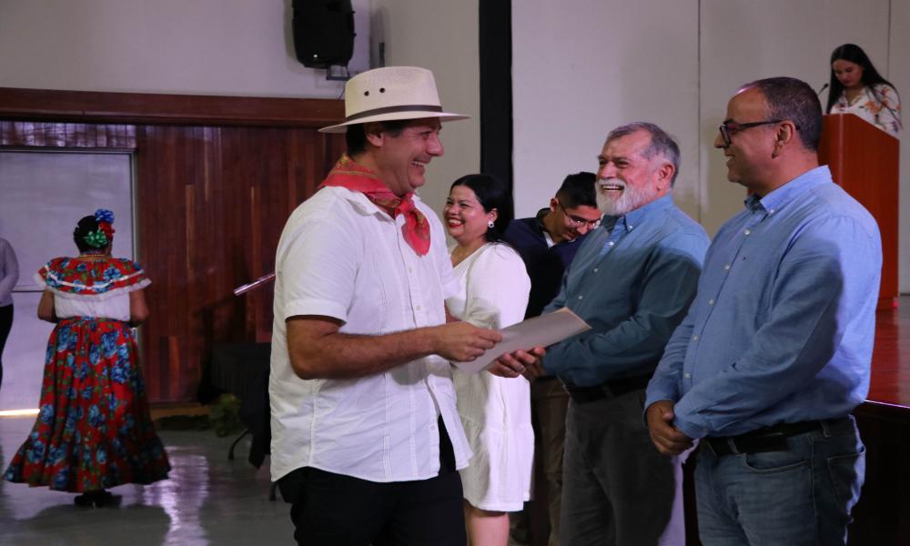 Emotiva clausura del programa del Sistema Universitario del Adulto Mayor en CUCosta