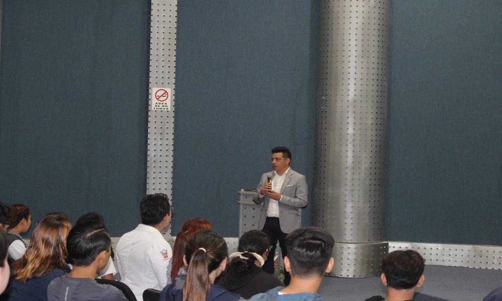 Las y los nutriólogos tienen un extenso campo profesional