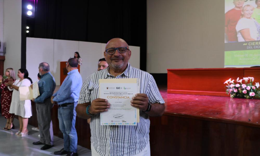 Emotiva clausura del programa del Sistema Universitario del Adulto Mayor en CUCosta