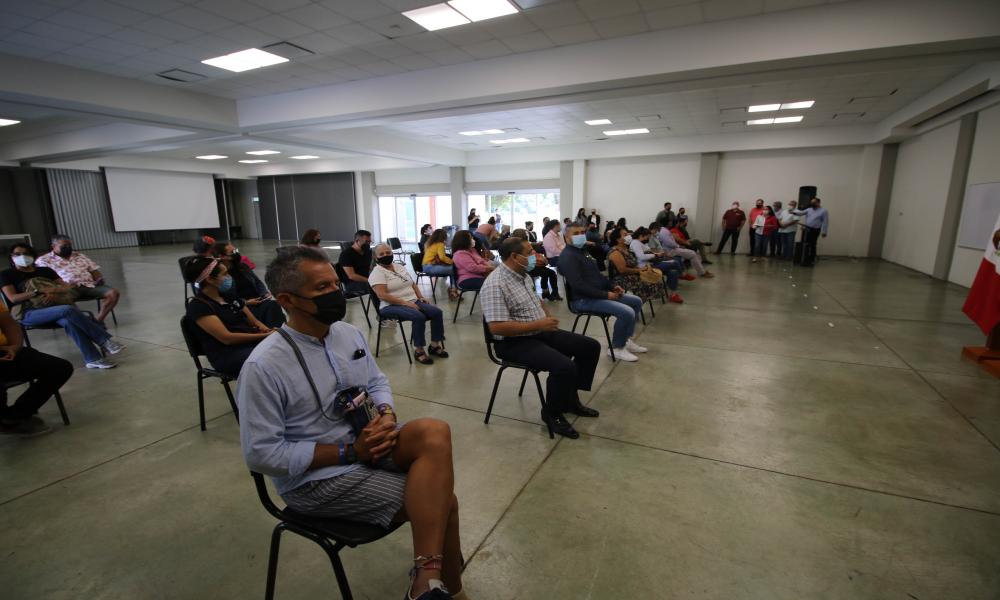 Comunidad Universitaria se beneficia con definitividad laboral