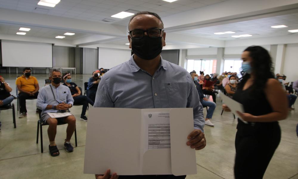 Comunidad Universitaria se beneficia con definitividad laboral