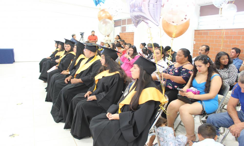 Celebran la conclusión de sus estudios como Lic. en Turismo del CUCosta sede Tomatlán