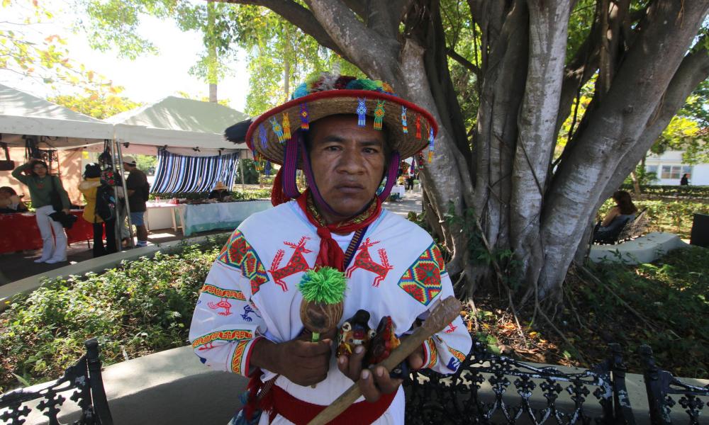 CUCosta y DIF celebran el Día Internacional de la Lengua Materna con “Feria Artesanal 2024”