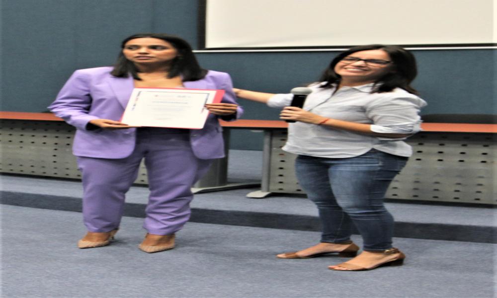 Dominar el idioma inglés abona para atender a residentes extranjeros