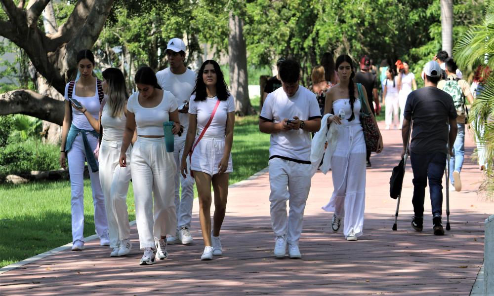 Regresan a clases 7,840 estudiantes y reciben charlas del quehacer universitario